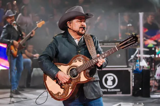 E6F94516-672D-44A7-8D16-758E7CB2B22A