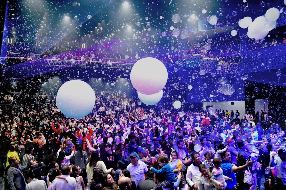 GAZILLION  BUBBLE SHOW MARTES 2023 FOTO3