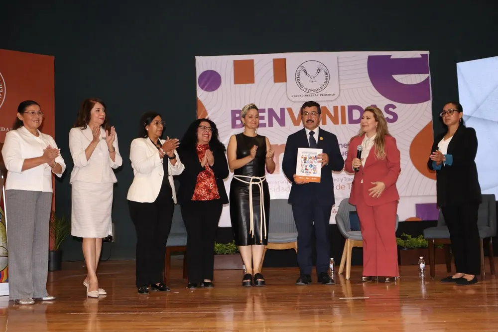 foto 2 investigadoras 17 11 2025